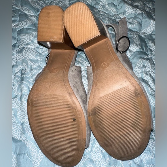 A new day heels - Picture 2 of 4